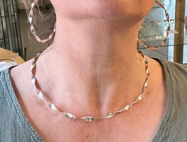 Ériu Silver Hoop Earrings